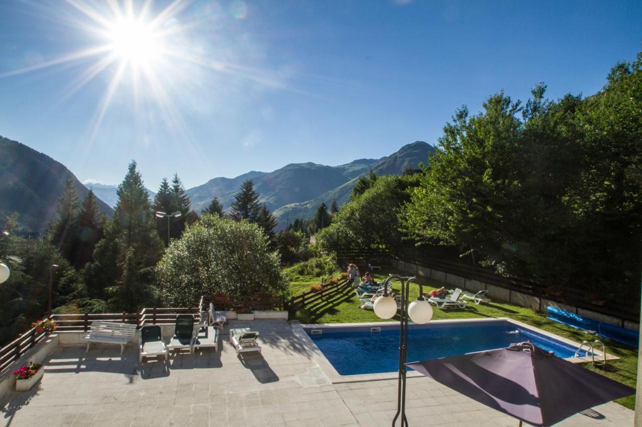 Apartamentos Multibaqueira Baqueira Beret Esterno foto